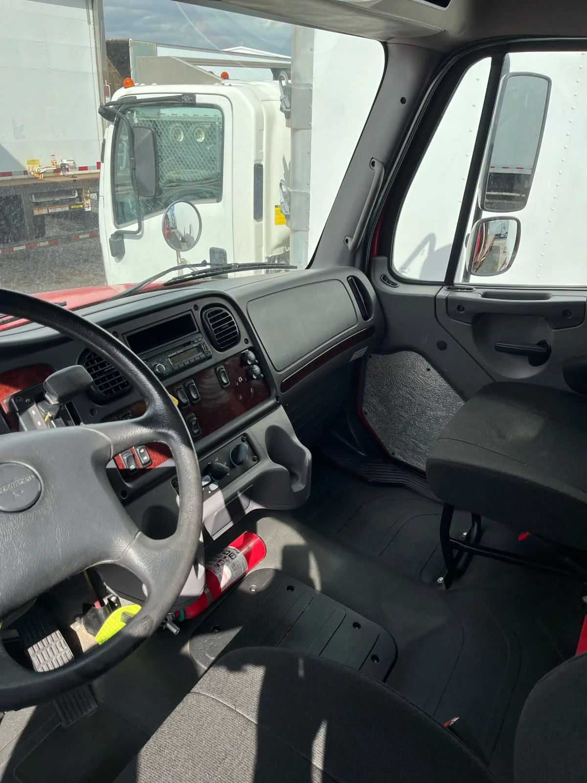 2016 Freightliner M2 106 in Ashland, VA — photo 7