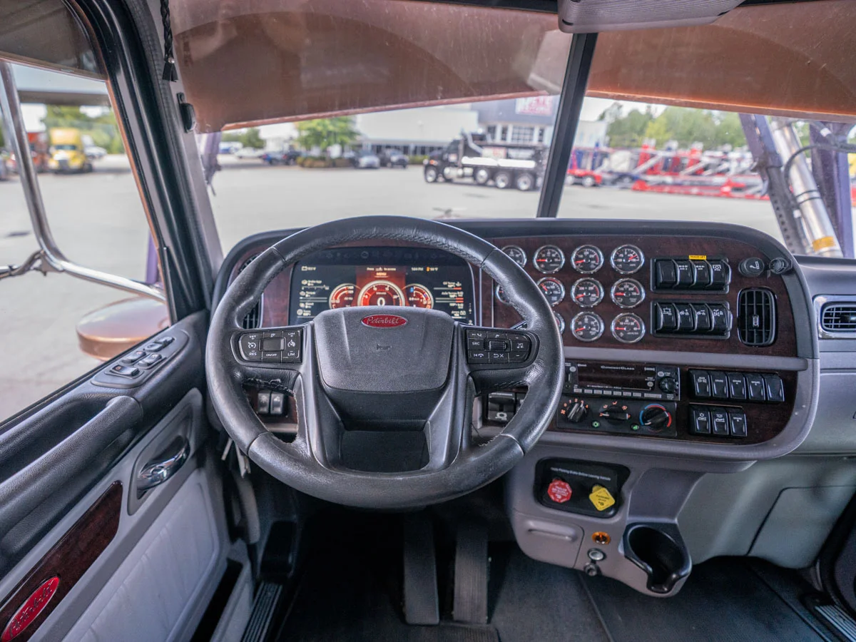 2024 Peterbilt 389 in Duncan, SC — photo 17