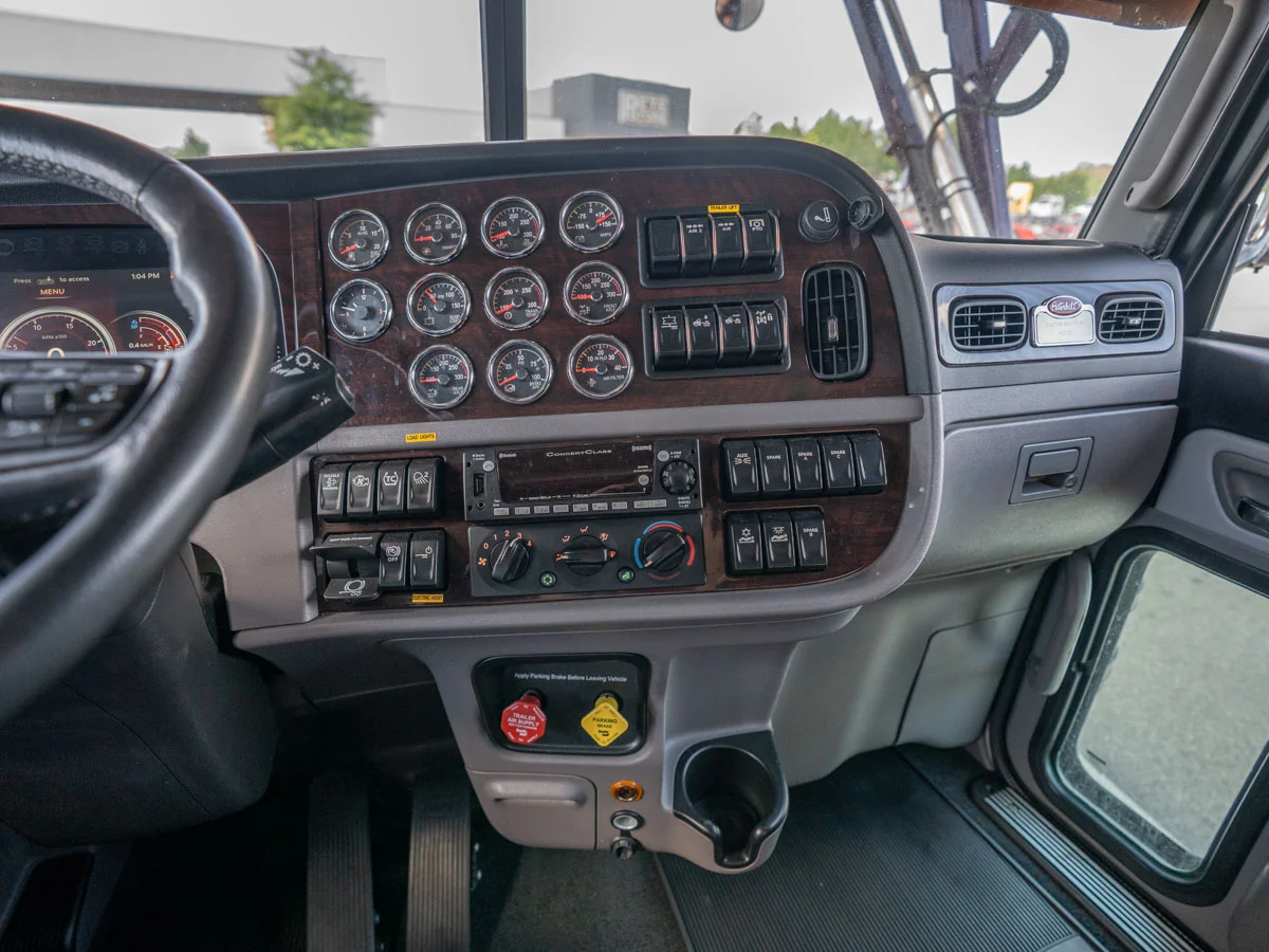 2024 Peterbilt 389 in Duncan, SC — photo 19