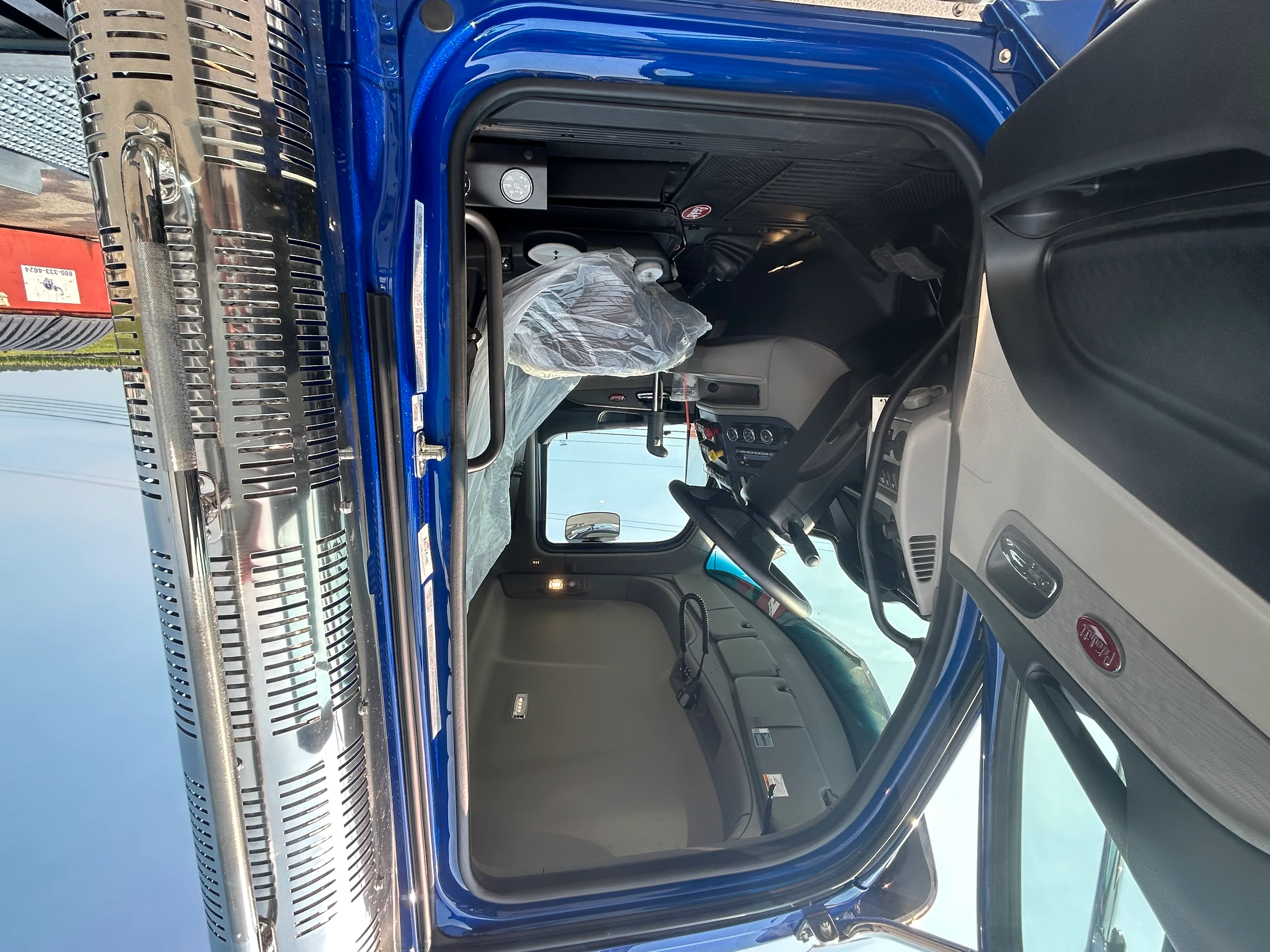 2027 Peterbilt 589 in Allentown, PA — photo 12