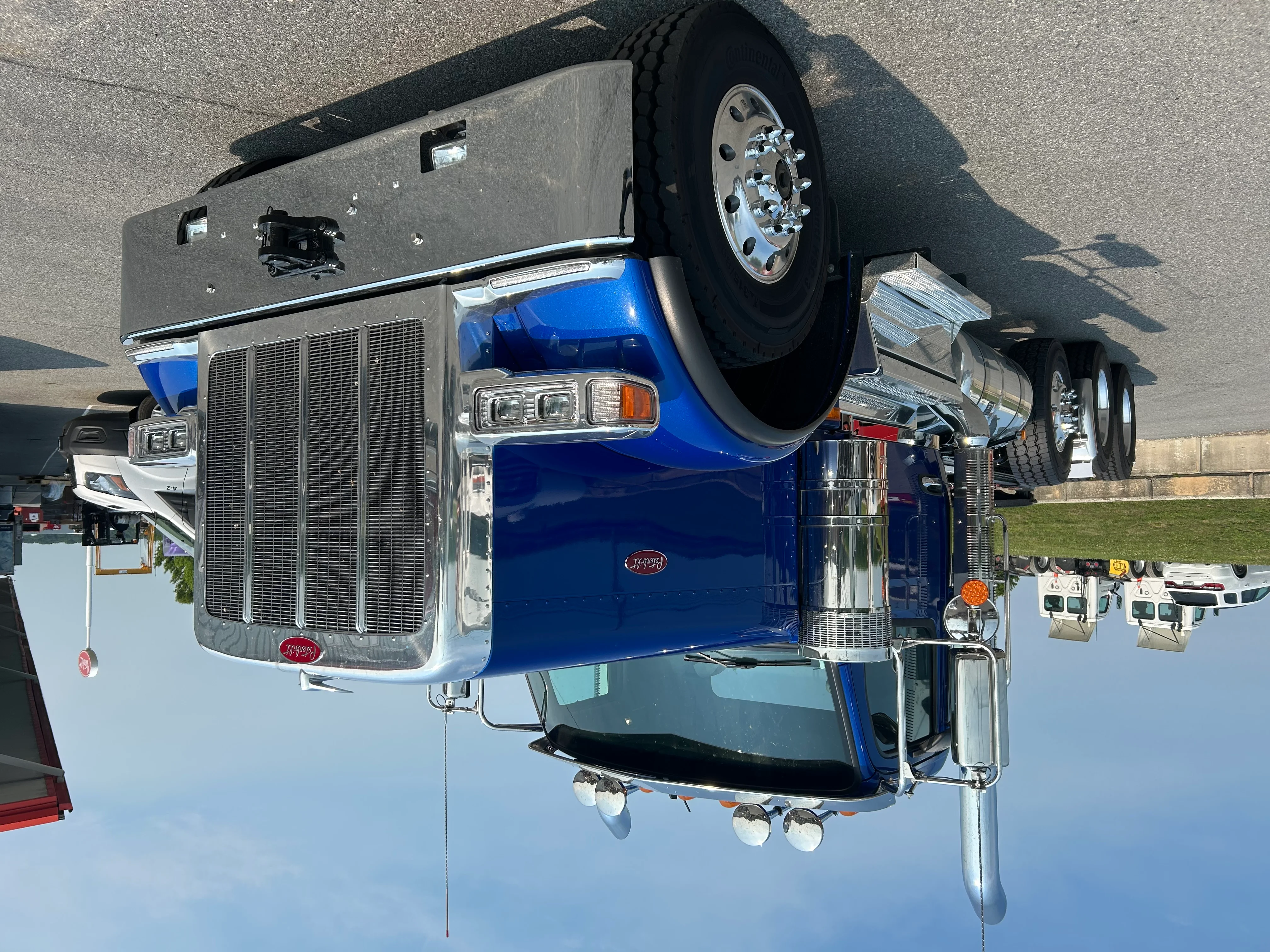 2027 Peterbilt 589 in Allentown, PA — photo 3