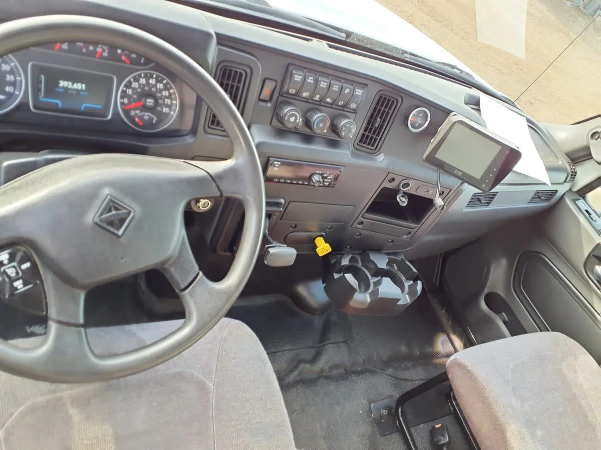 2021 International MV - image 7