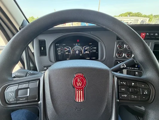 2027 Kenworth T880 in Tulsa, OK — photo 11