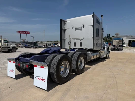 2027 Kenworth T880 in Tulsa, OK — photo 8