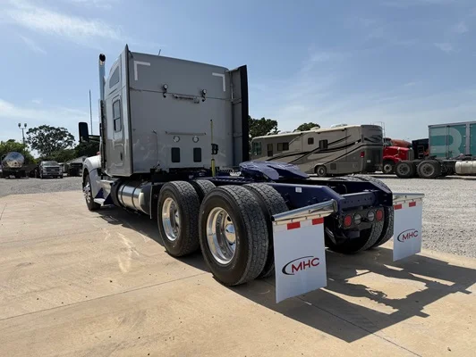 2027 Kenworth T880 in Tulsa, OK — photo 9