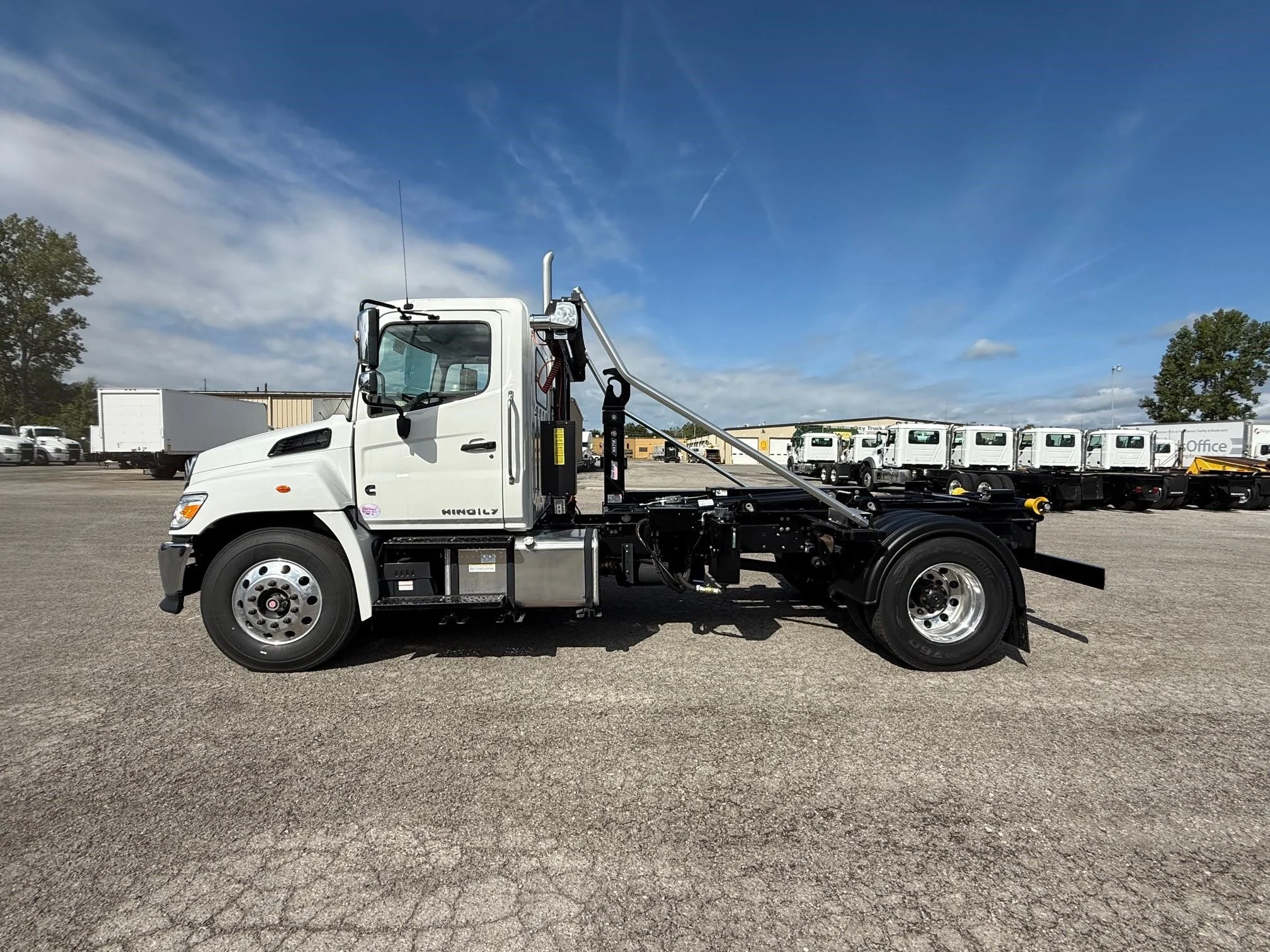 2025 Hino L7 in Findlay, OH — photo 3
