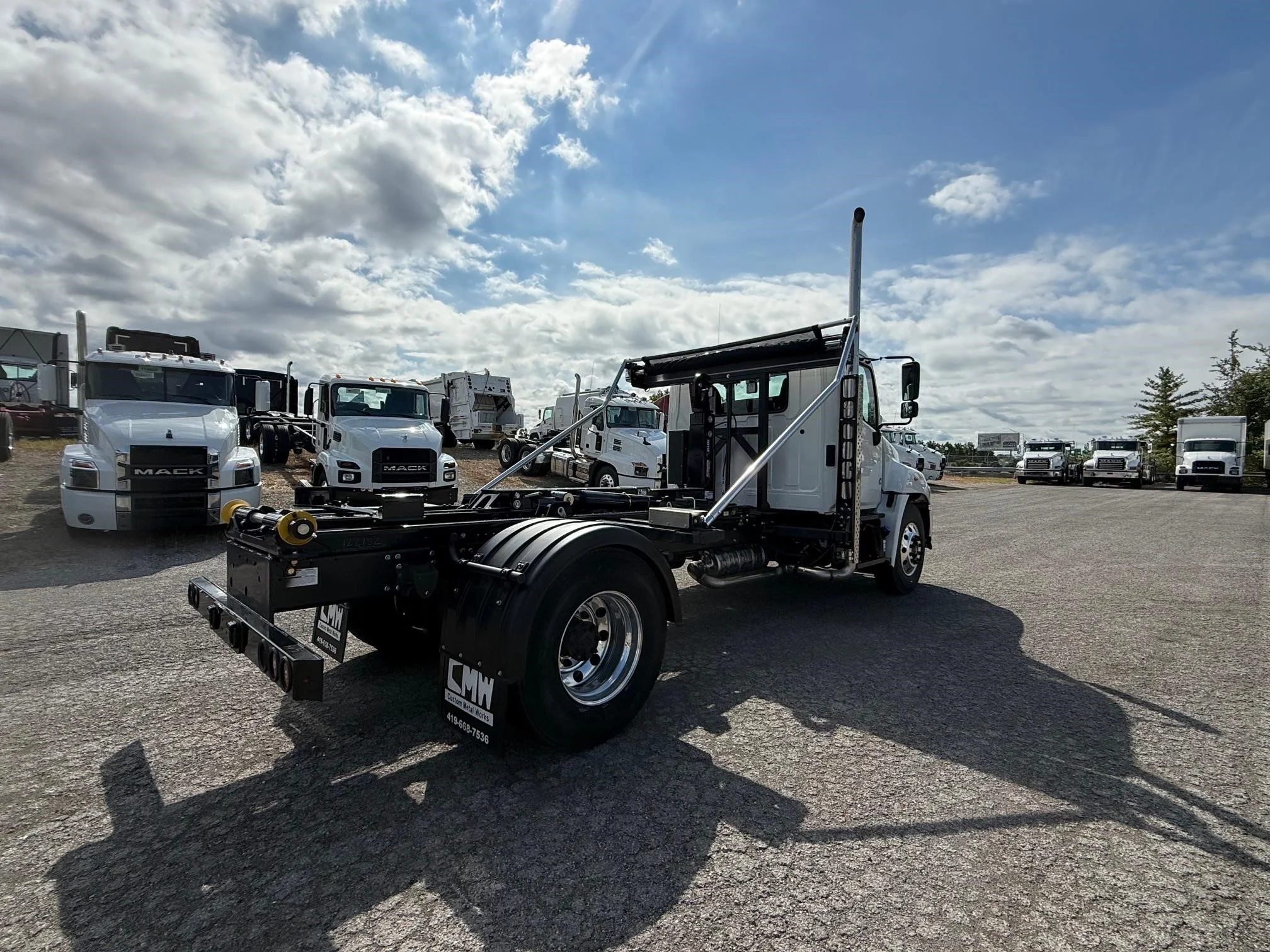 2025 Hino L7 in Findlay, OH — photo 6
