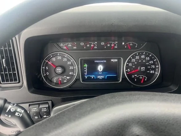 2020 International MV - image 15