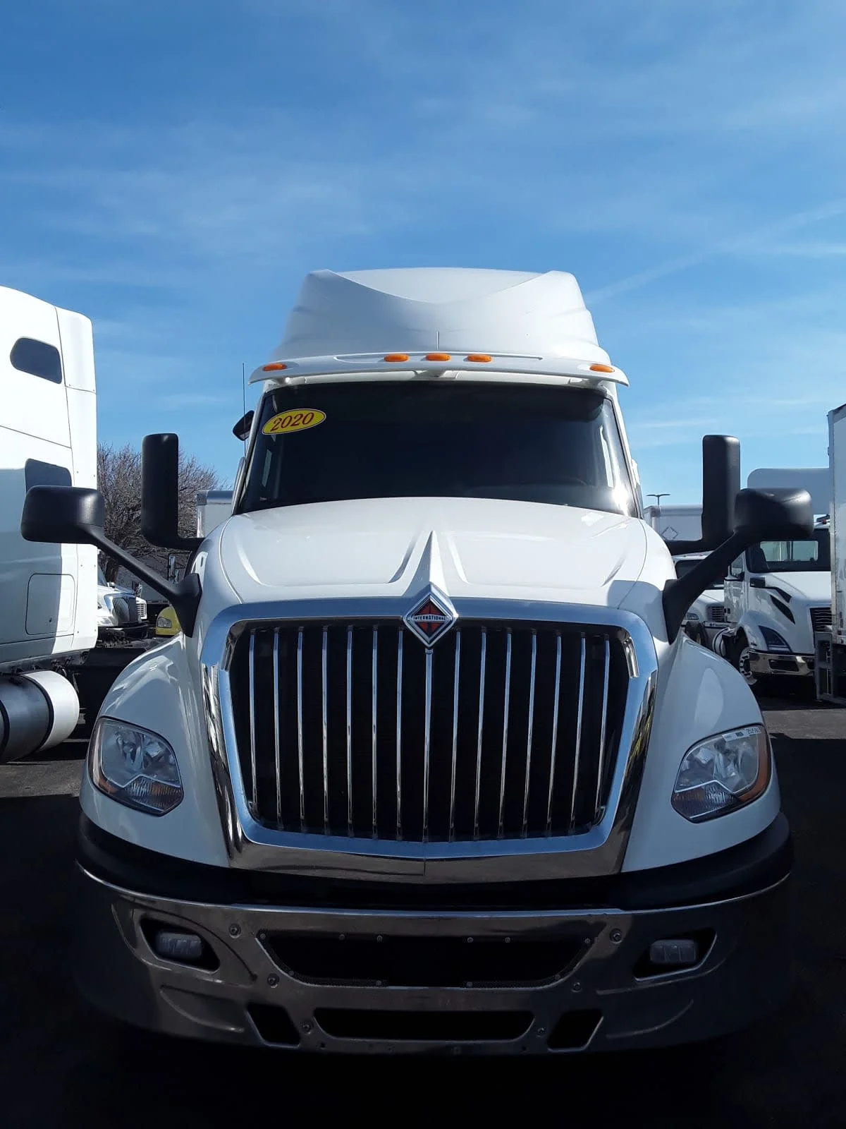 2020 International LT in Bolingbrook, IL — photo 2