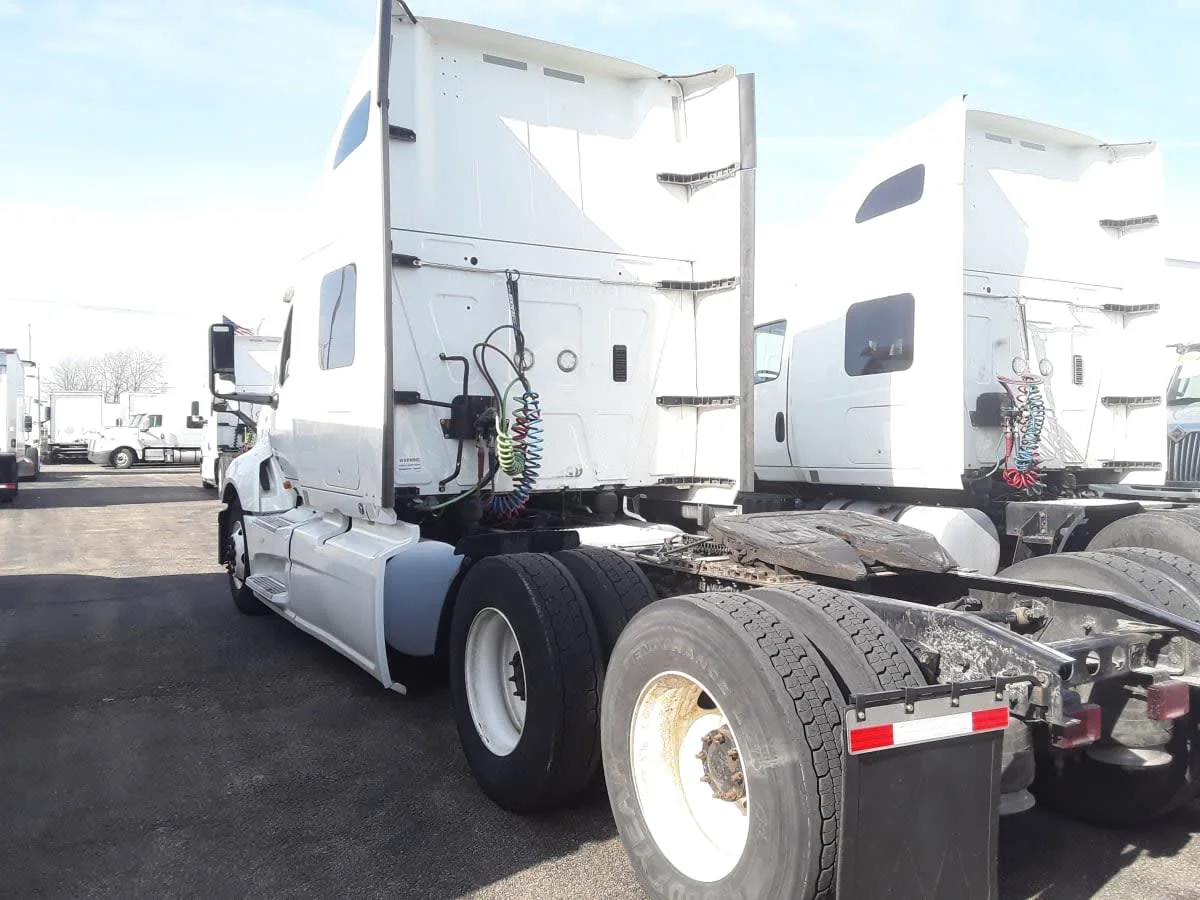 2020 International LT in Bolingbrook, IL — photo 6