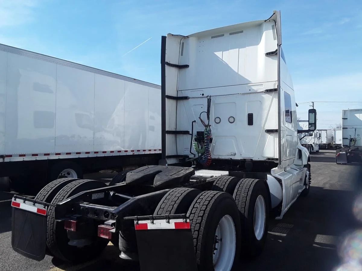 2020 International LT in Bolingbrook, IL — photo 4