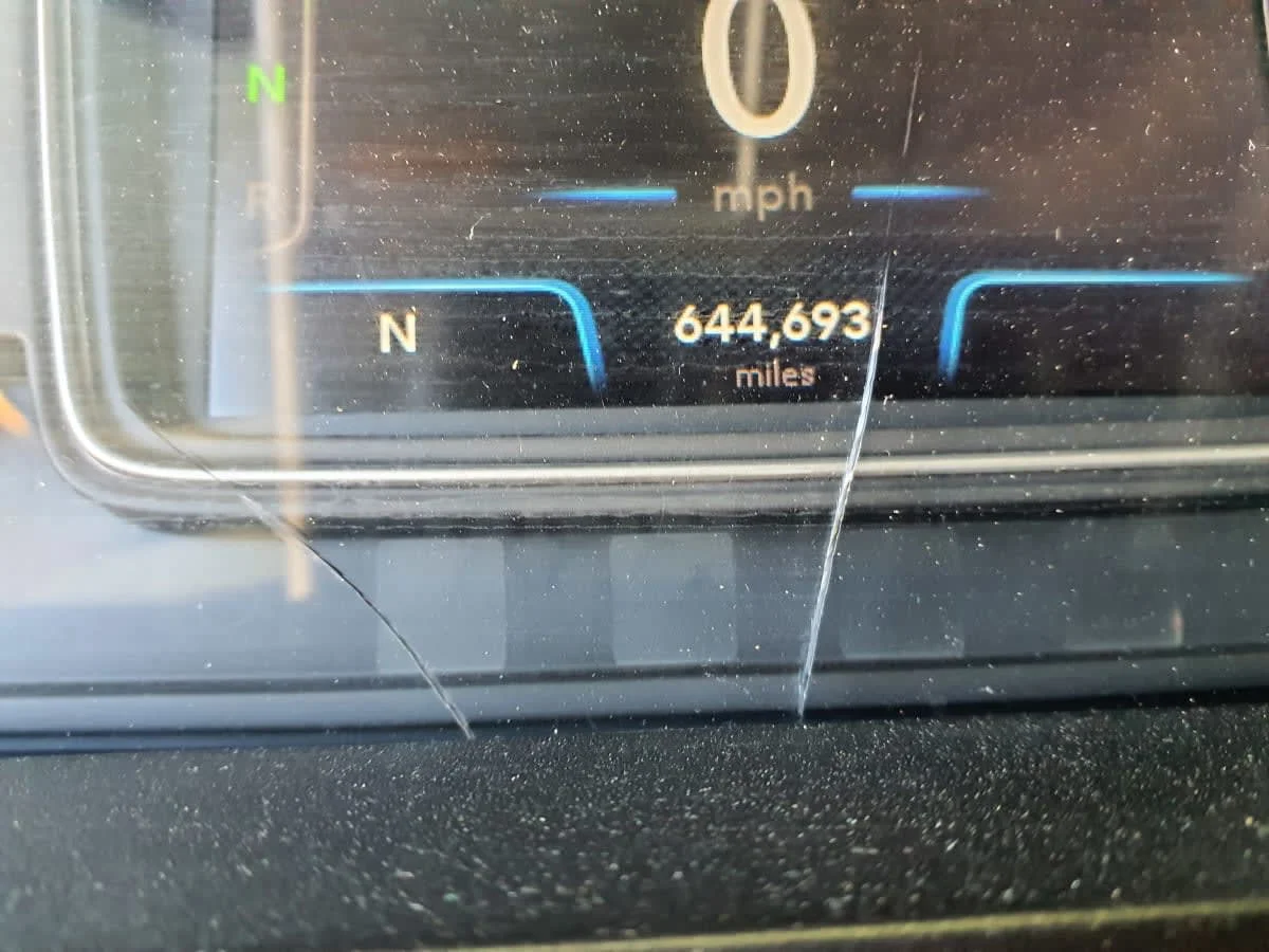 2020 International LT - image 10