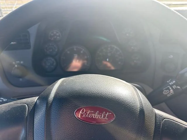 2021 Peterbilt 579 in Abilene, TX — photo 3