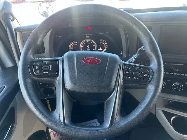 2023 Peterbilt 579 - image 13