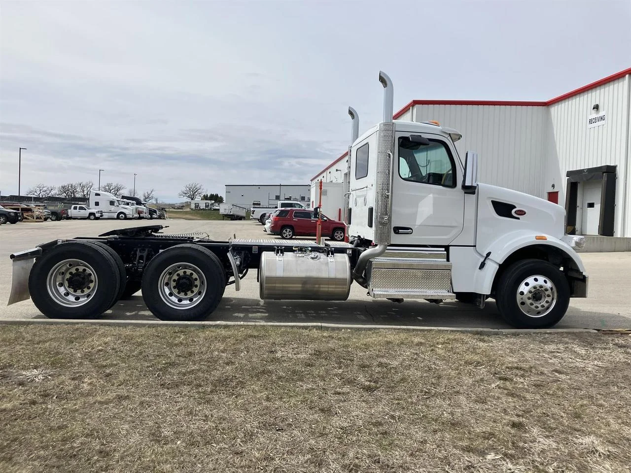 2027 Peterbilt 567 in Rochester, MN — photo 4