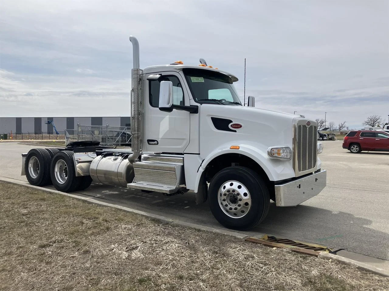 2027 Peterbilt 567 in Rochester, MN — photo 2
