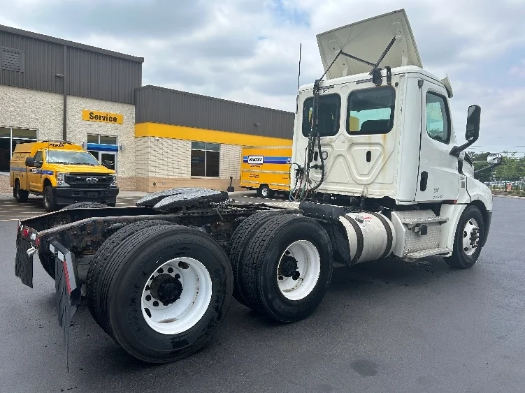 2018 Freightliner Cascadia in Cranbury, NJ — photo 7
