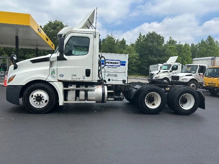 2018 Freightliner Cascadia in Cranbury, NJ — photo 4