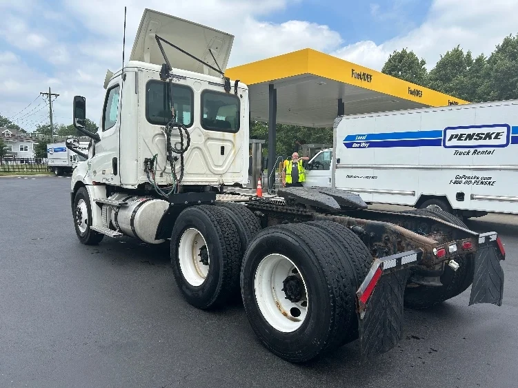 2018 Freightliner Cascadia in Cranbury, NJ — photo 5