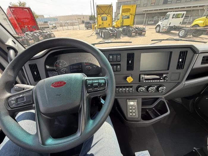 2027 Peterbilt 548 — photo 11