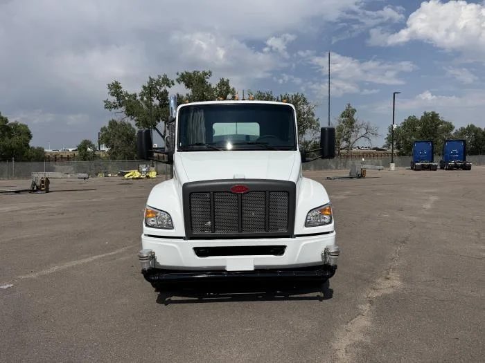 2027 Peterbilt 548 — photo 3