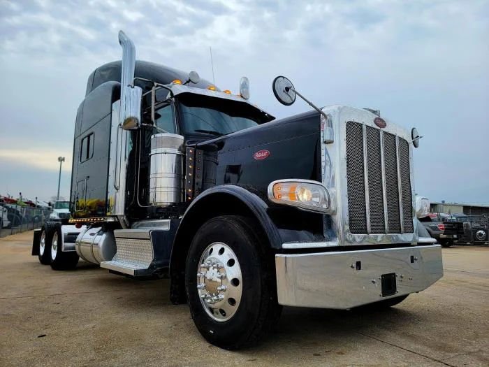 2022 Peterbilt 389 in Tulsa, OK — photo 3