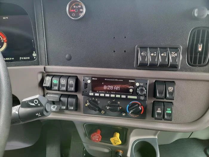2022 Peterbilt 389 in Tulsa, OK — photo 15