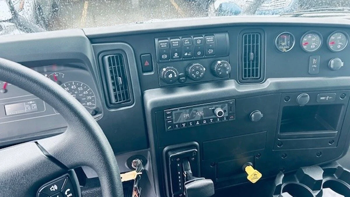 2025 International MV - image 7