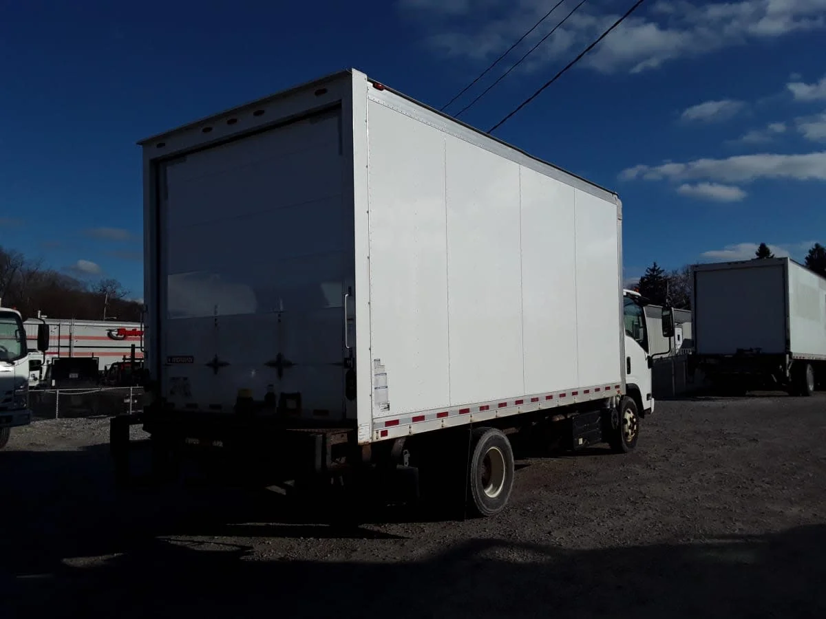 2018 Isuzu NPR - image 4