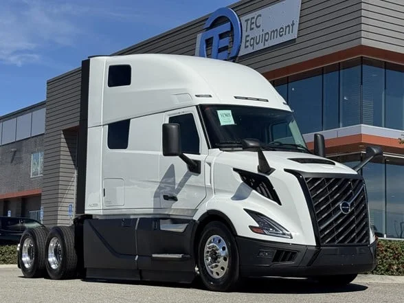 2026 Volvo VNL 860 in Fontana, CA