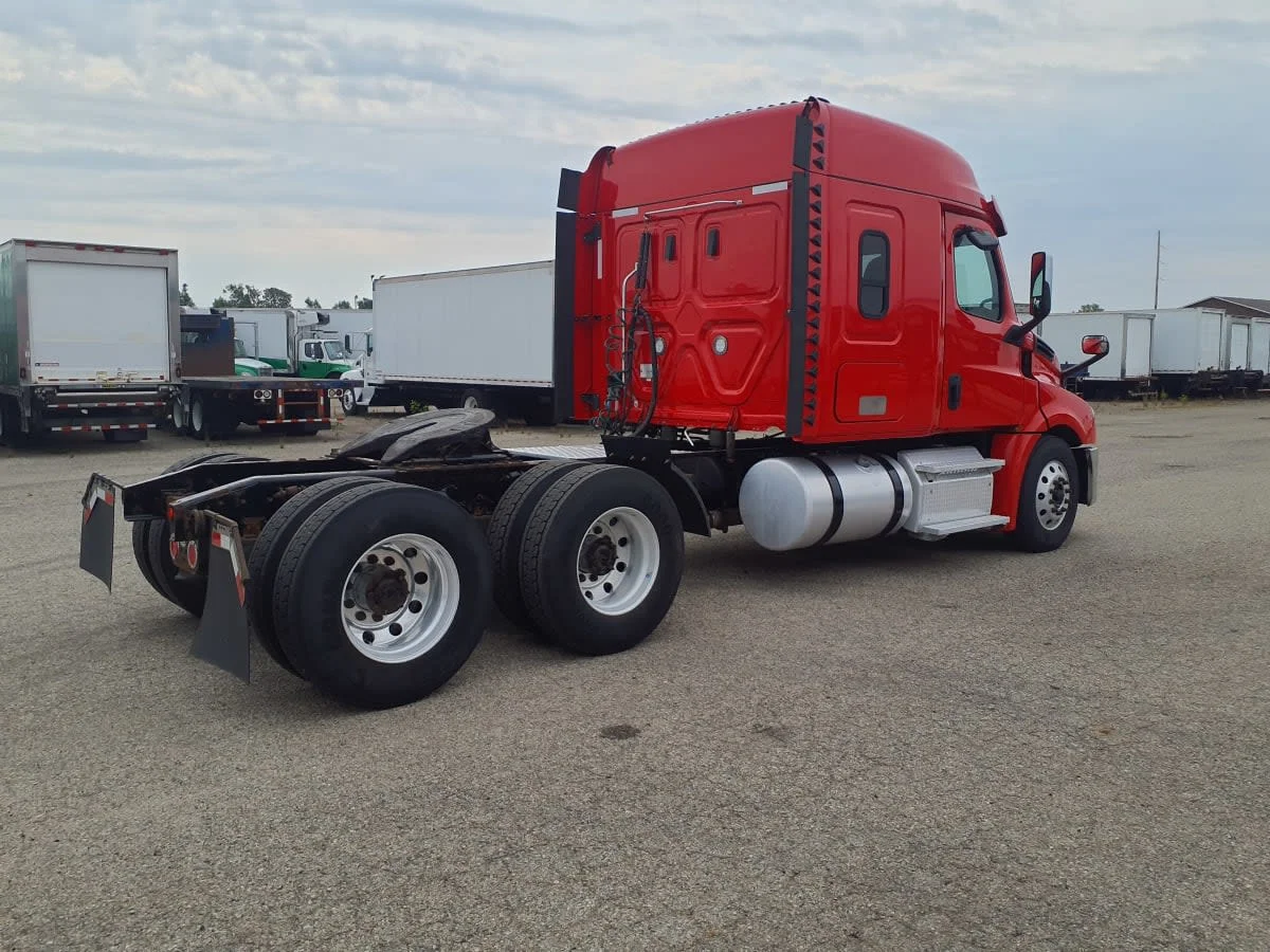 2019 Freightliner Cascadia in Wayland, MI — photo 4