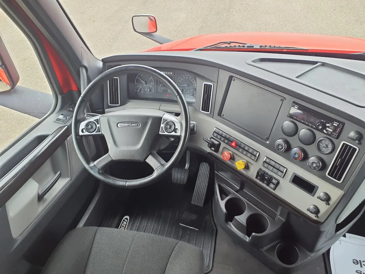 2019 Freightliner Cascadia in Wayland, MI — photo 7