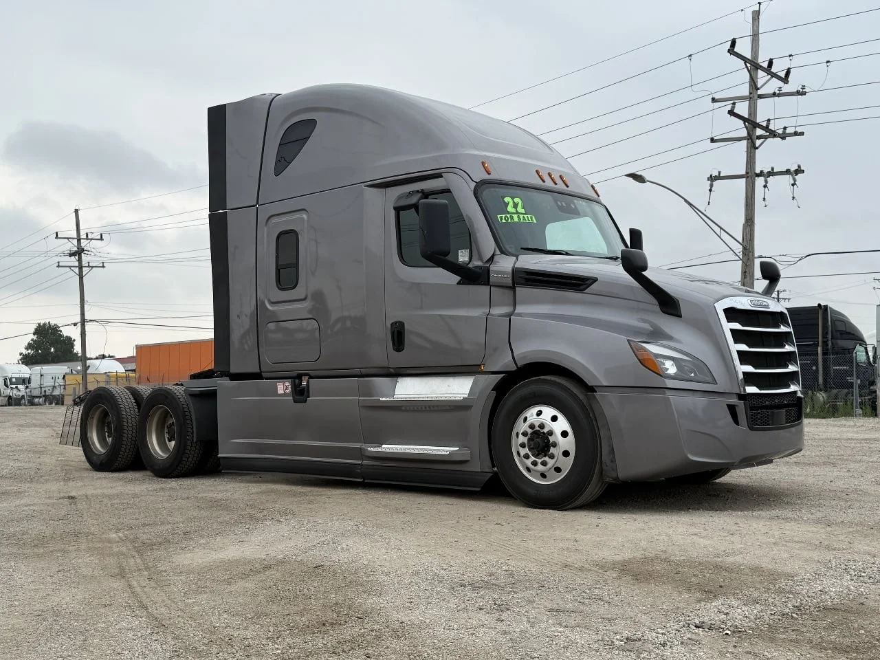 2022 Freightliner Cascadia in York Street Elmhurst, IL — photo 2