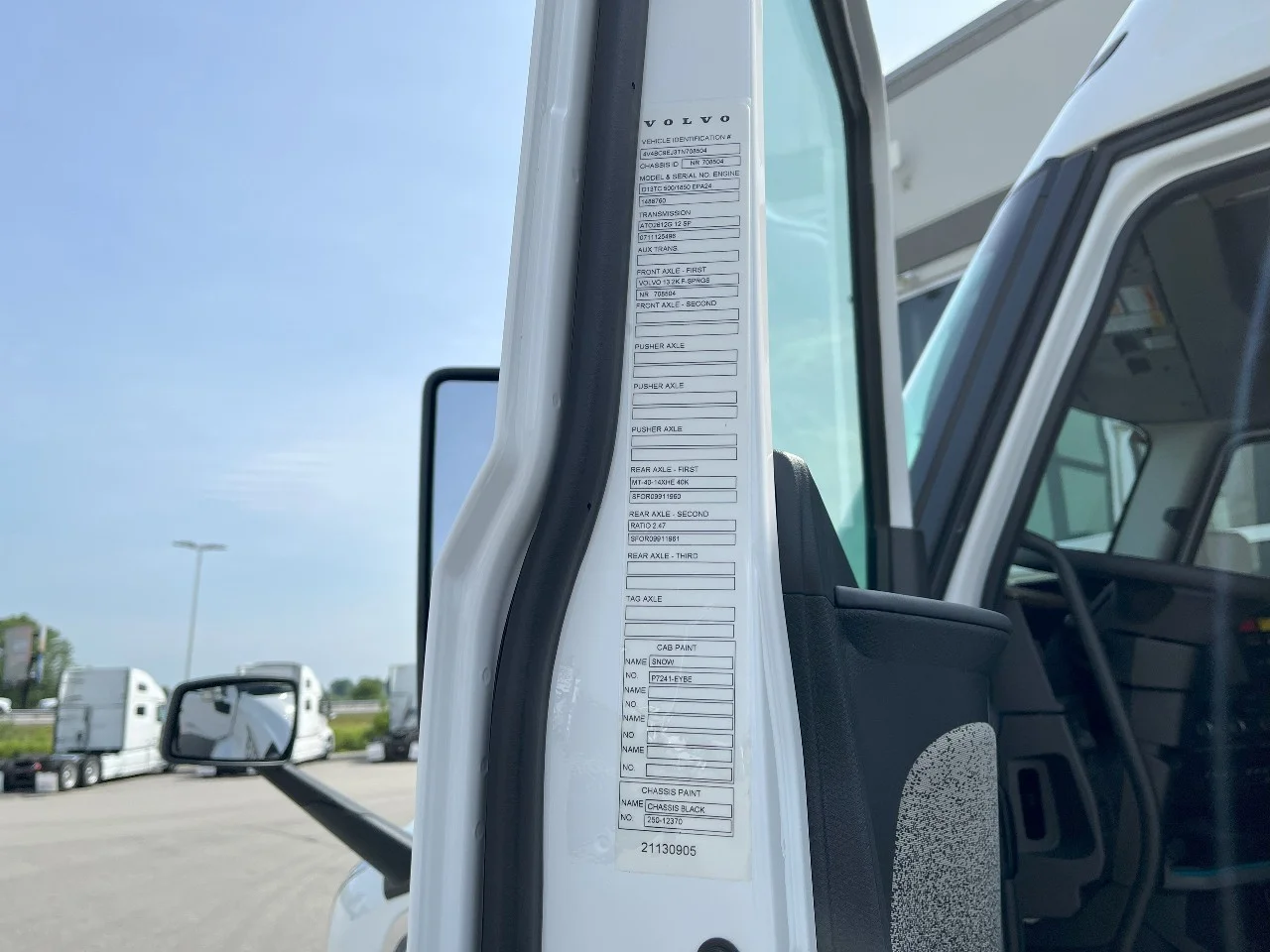 2026 Volvo VNL 660 in Pendleton, IN — photo 9