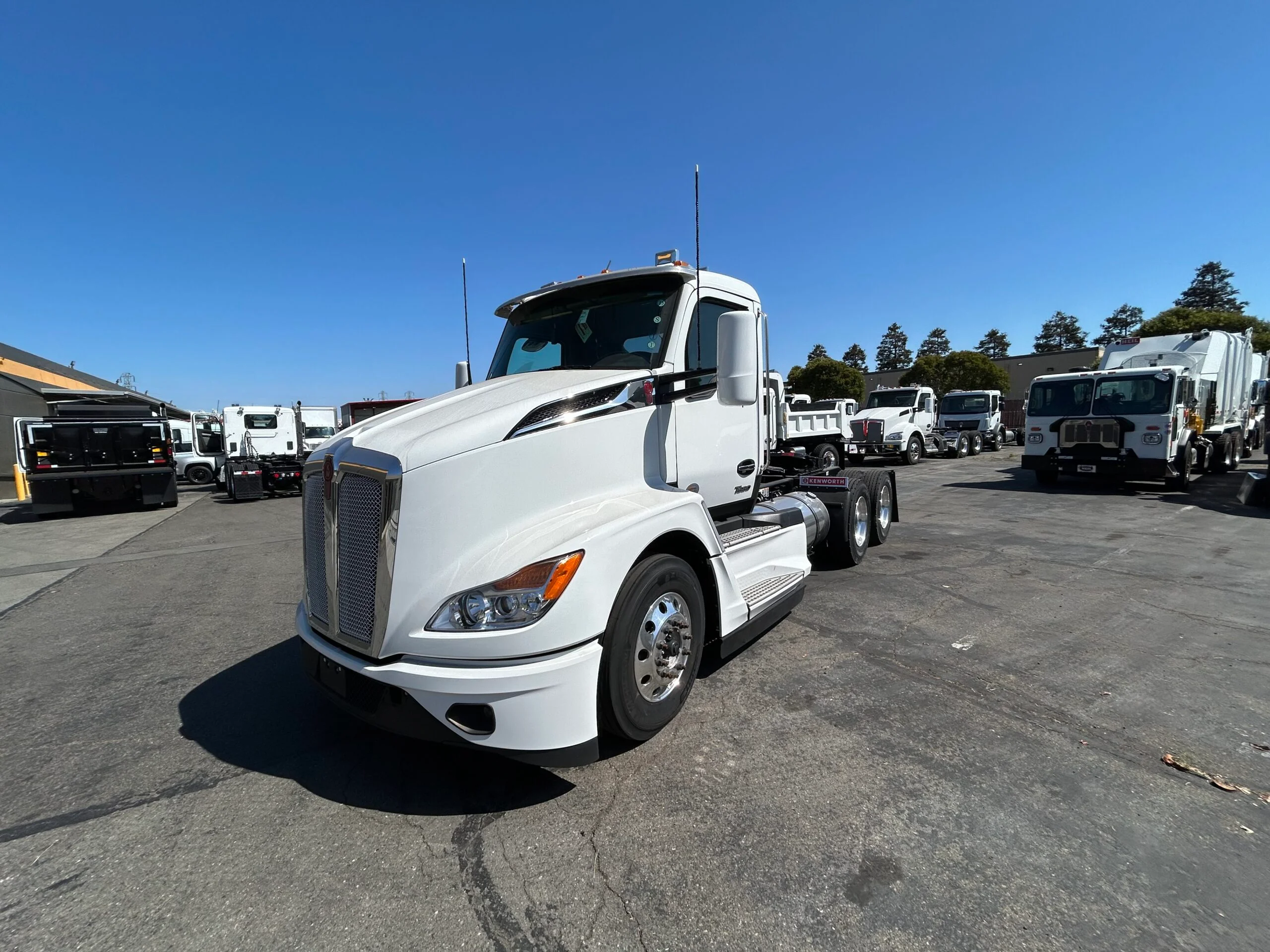 2024 Kenworth T680 in San Leandro, CA