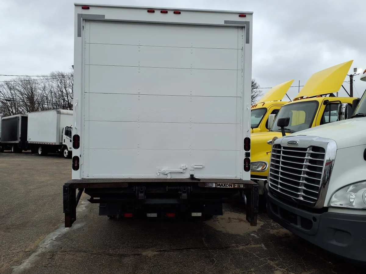 2018 Isuzu NPR - image 5