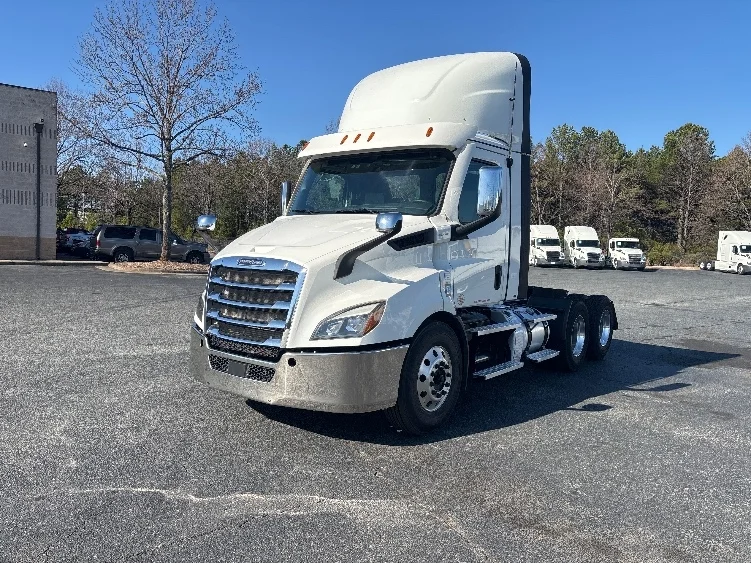 2021 Freightliner Cascadia in Concord, NC — photo 3