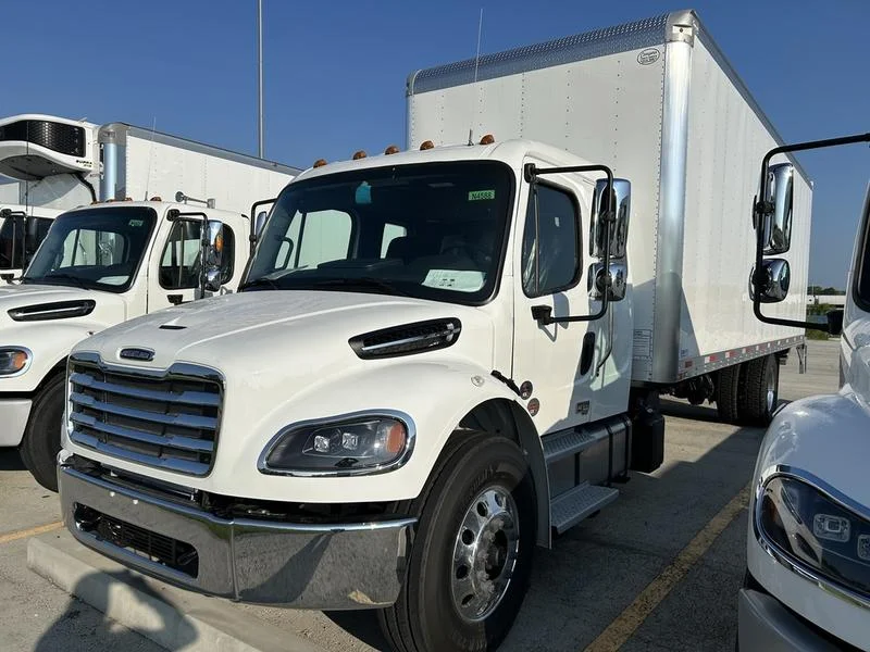 2027 Freightliner M2 106 in Columbus, OH — photo 2