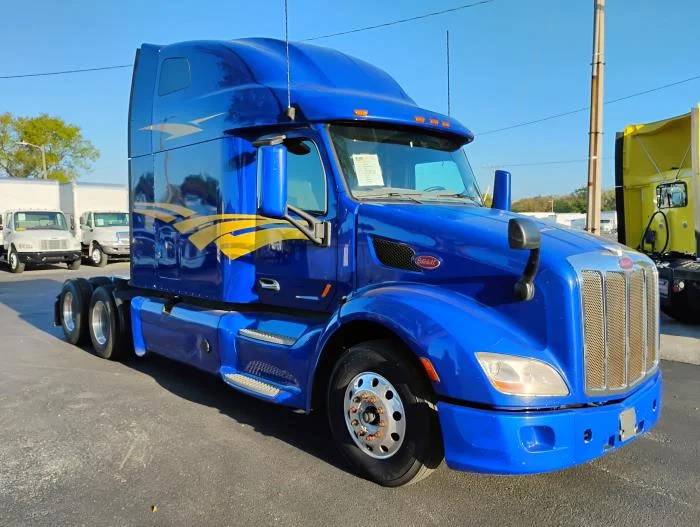 2022 Peterbilt 579 - image 8