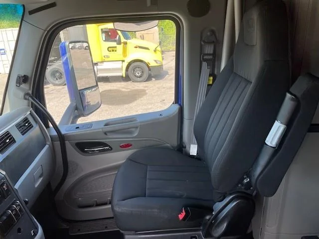 2022 Peterbilt 579 - image 17