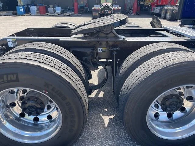 2022 Peterbilt 579 - image 11