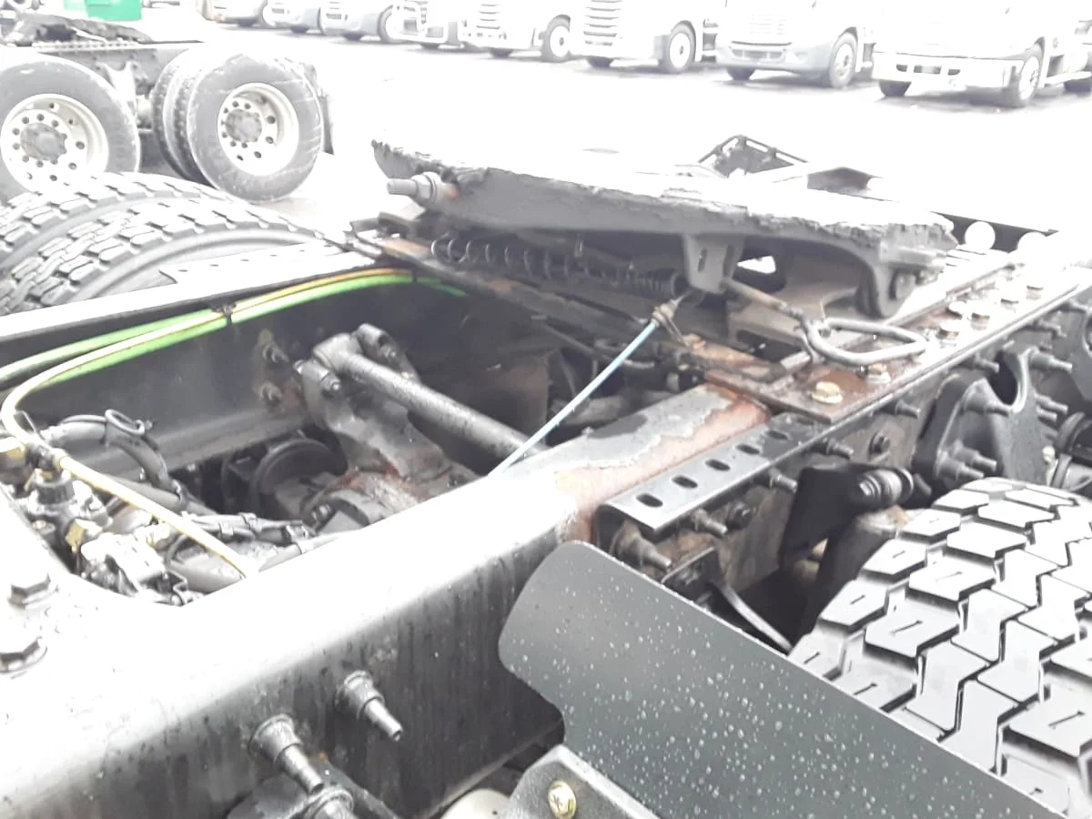 2020 International LT - image 13