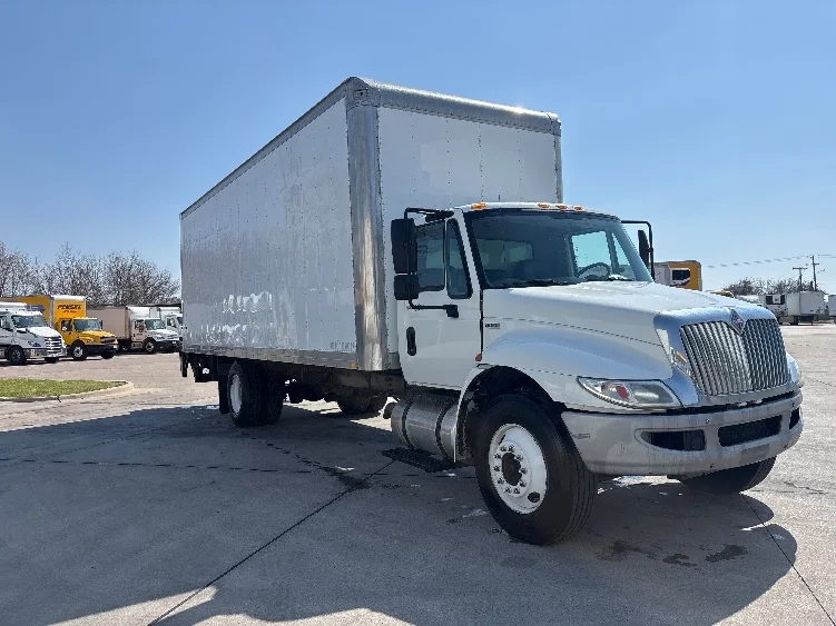 2013 International 4300 in Arlington, TX