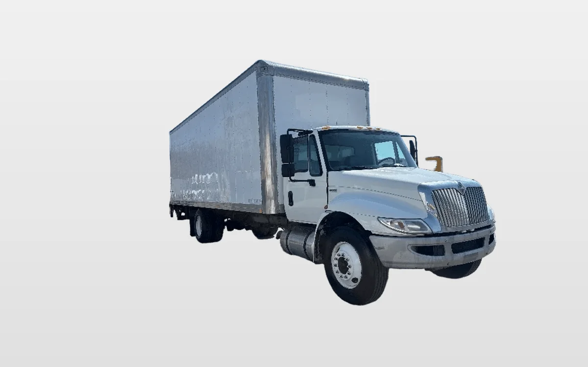 2013 International 4300 - image 1