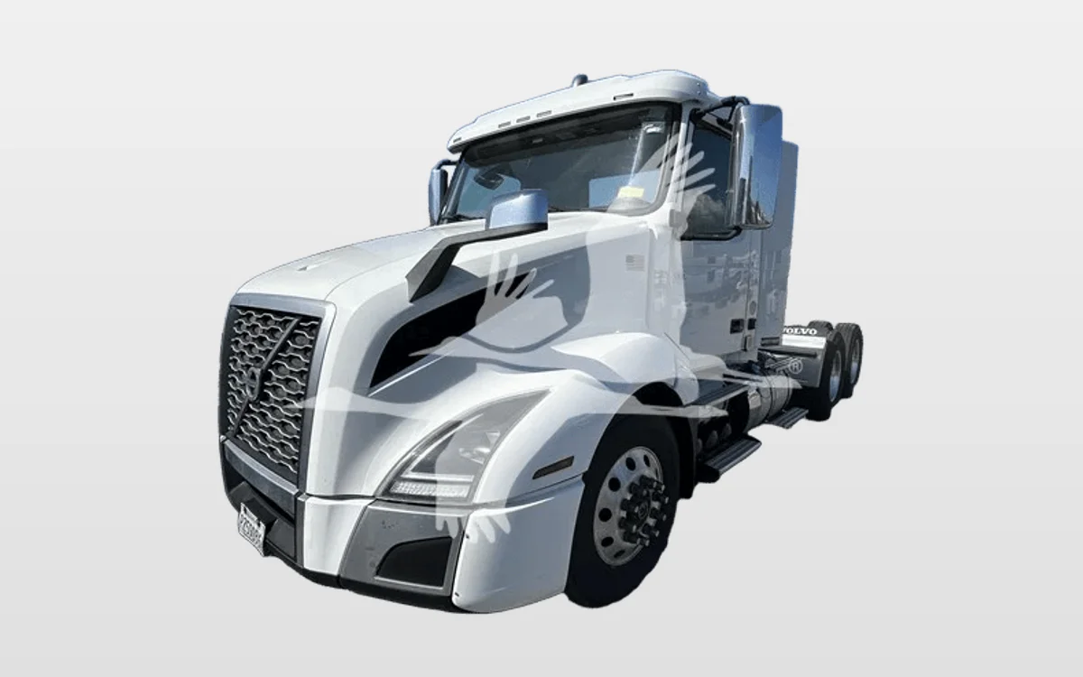 2020 Volvo - image 1