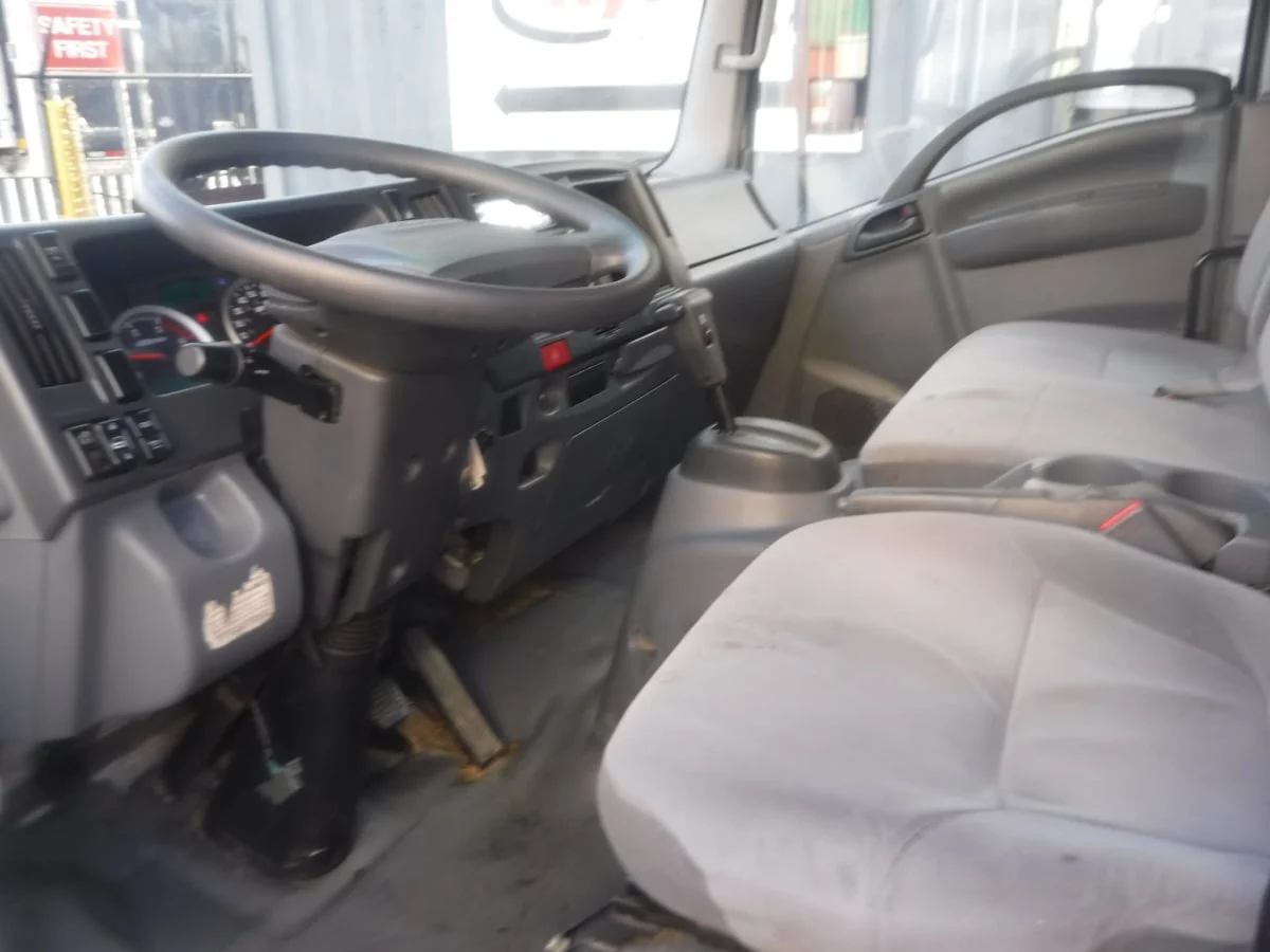 2019 Isuzu NQR - image 11