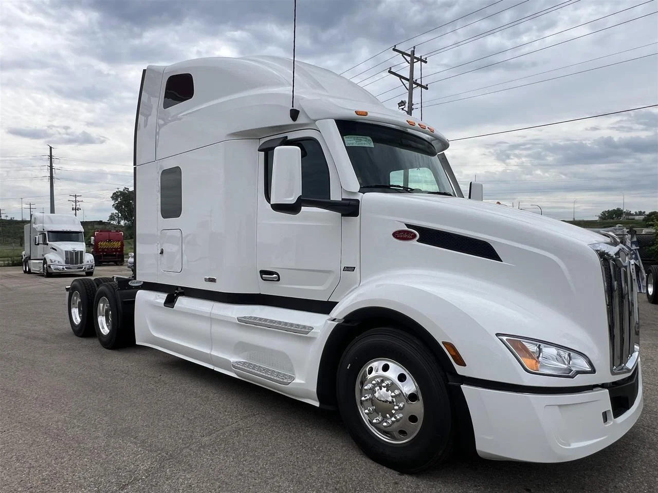 2027 Peterbilt 579 in South St. Paul, MN — photo 3