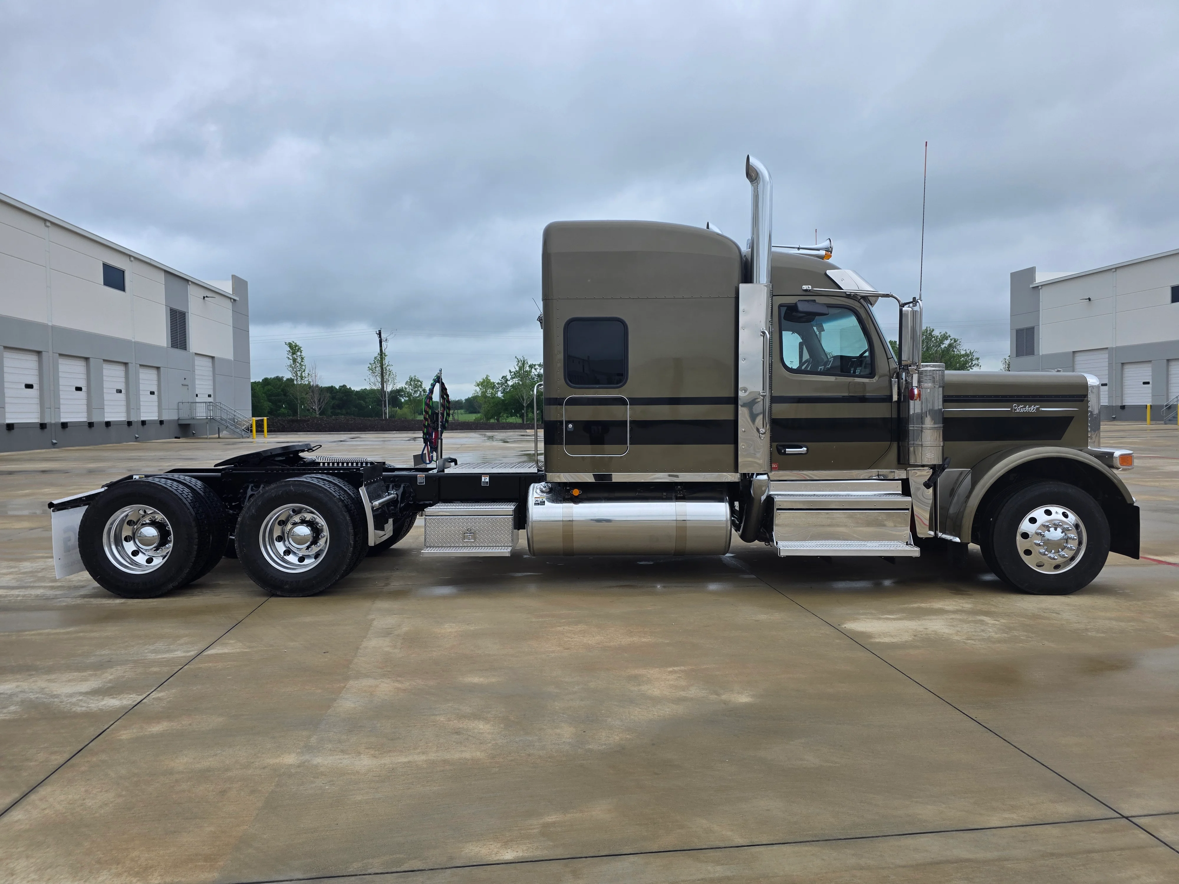 2027 Peterbilt 589 — photo 6