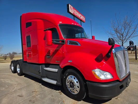 2022 Kenworth T680 in Cedar Rapids, IA