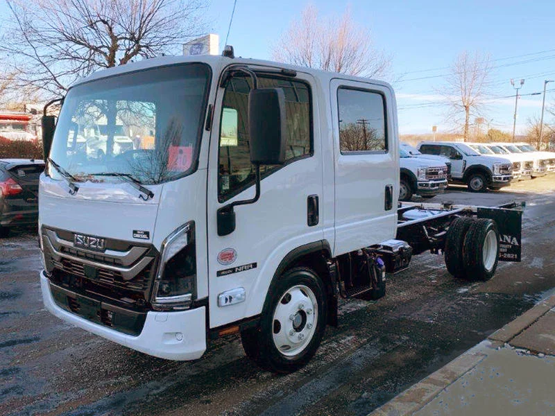 2025 Isuzu NRR